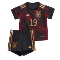Tyskland Leroy Sane #19 Replika babykläder Bortaställ Barn VM 2022 Kortärmad (+ korta byxor)